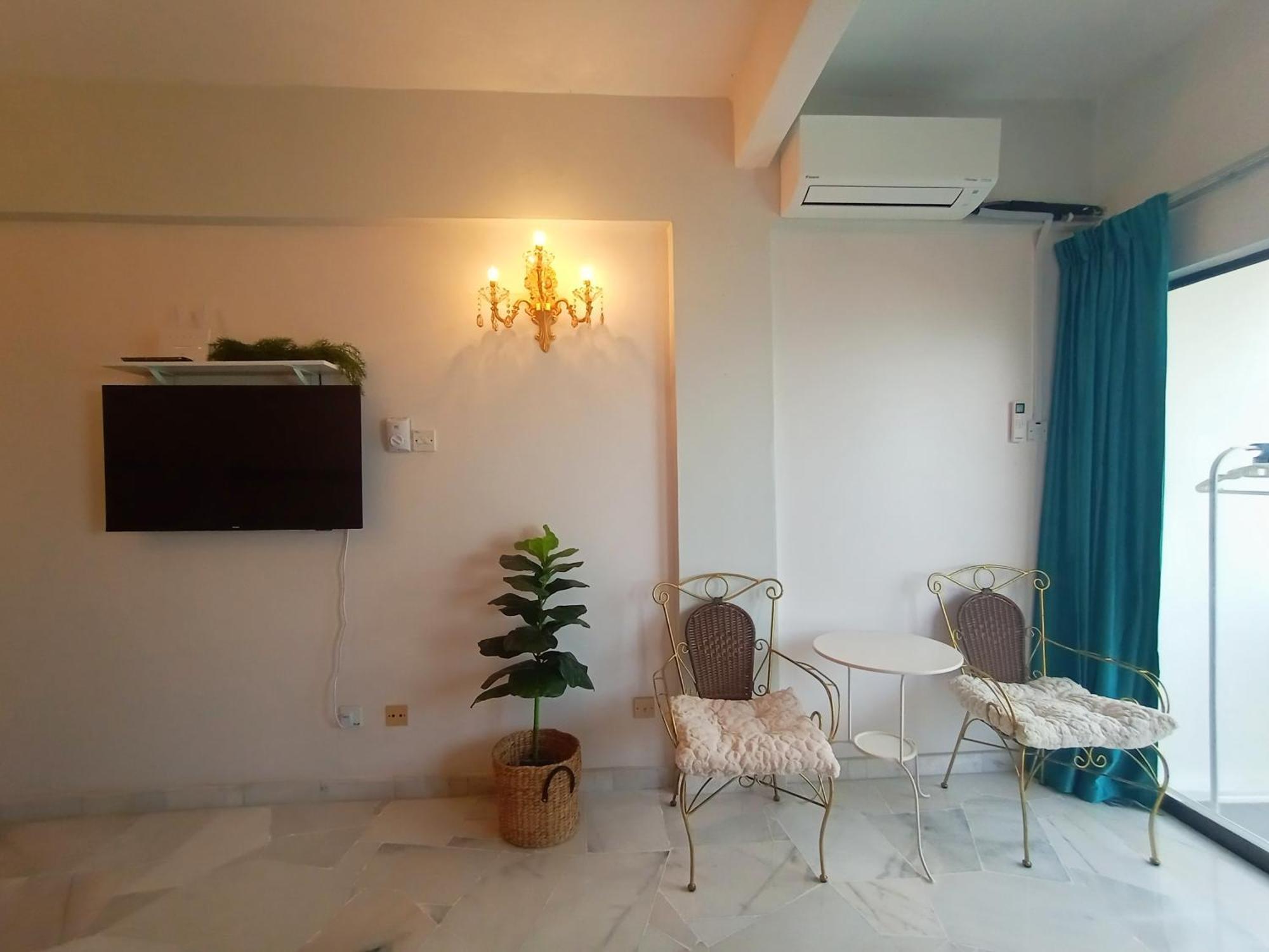 Apartment Depan Laut *
